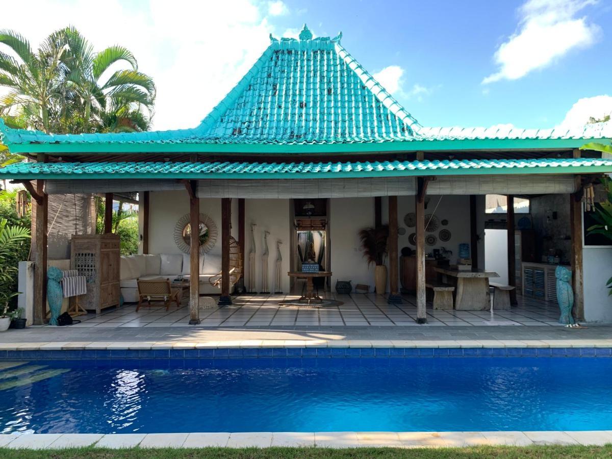 Desa Naga Villa Canggu Exteriör bild